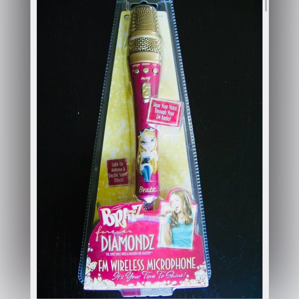 Bratz Light-Up Microphone